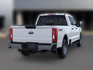 Ford Super Duty F-250 SRW XL 4WD Crew Cab 6.75' Box