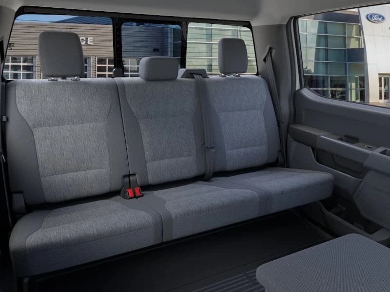 Ford Super Duty F-250 SRW XL 4WD Crew Cab 6.75' Box 2026 — side view