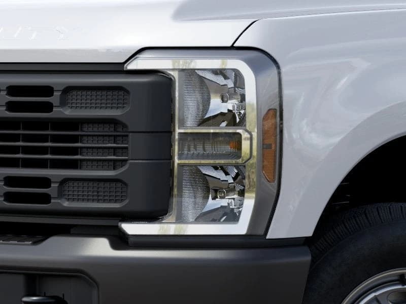 Ford Super Duty F-250 SRW XL 4WD Crew Cab 6.75' Box 2027 — side view
