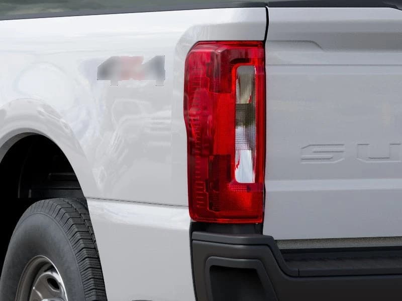 Ford Super Duty F-250 SRW XL 4WD Crew Cab 6.75' Box 2027 — side view