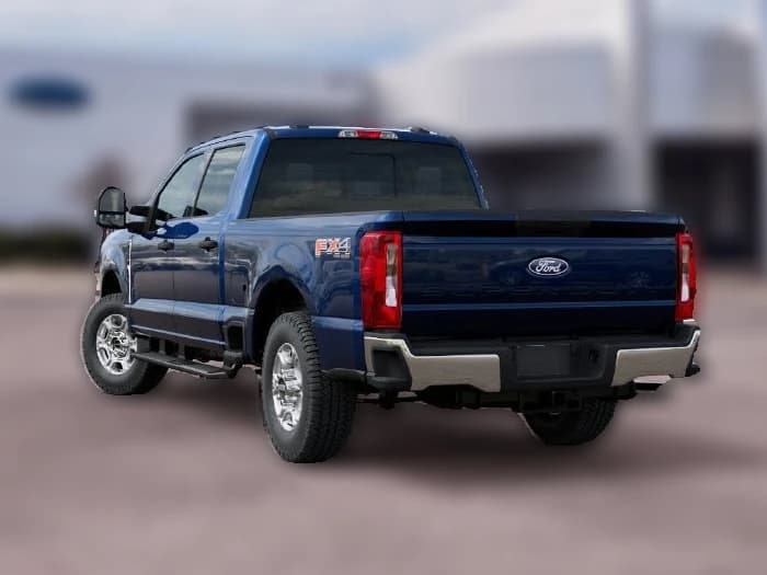 Ford Super Duty F-250 SRW XLT 4WD Crew Cab 6.75' Box 2027 — side view