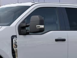 Ford Super Duty F-250 SRW XLT 4WD Crew Cab 6.75' Box 2027 — side view