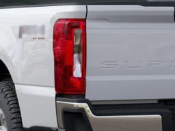 Ford Super Duty F-250 SRW XLT 4WD Crew Cab 6.75' Box 2027 — side view