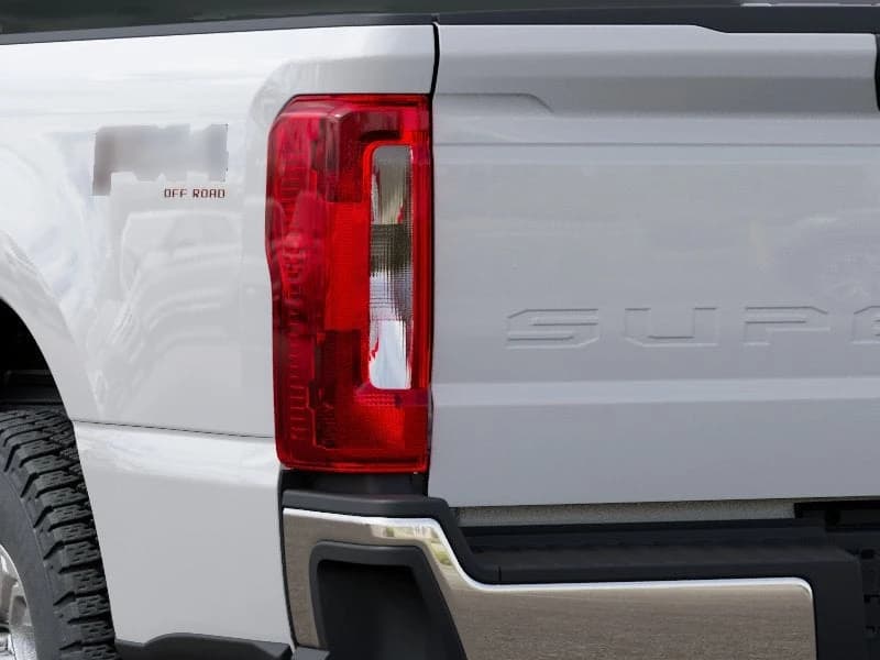 Ford Super Duty F-250 SRW XLT 4WD Crew Cab 6.75' Box 2027 — side view
