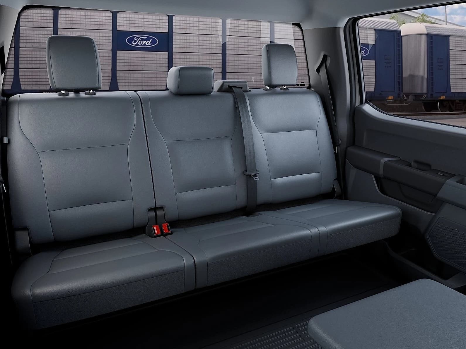 Ford Super Duty F-250 SRW XL 4WD Crew Cab 6.75' Box 2027 — side view