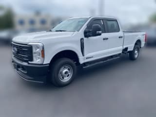 Ford Super Duty F-250 SRW XL 4WD Crew Cab 8' Box