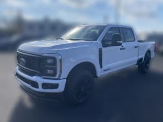 Ford Super Duty F-250 SRW XL 4WD Crew Cab 6.75' Box