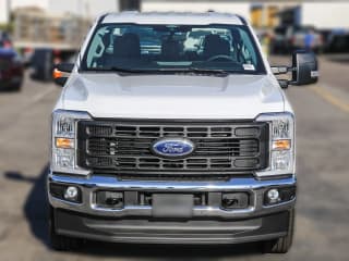 Ford Super Duty F-250 SRW XL 4WD Crew Cab 8' Box