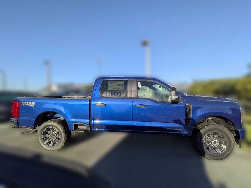 Ford Super Duty F-250 SRW XL 4WD Crew Cab 6.75' Box 2026 — side view