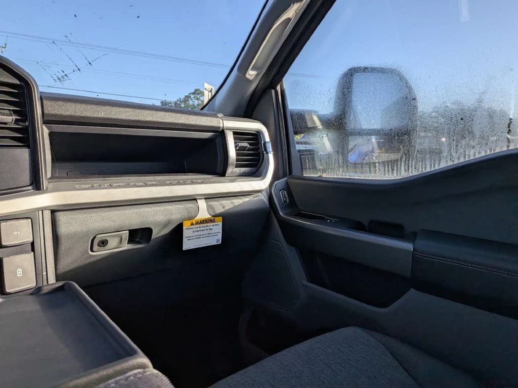 Ford Super Duty F-250 SRW XL 4WD Crew Cab 6.75' Box 2026 — side view
