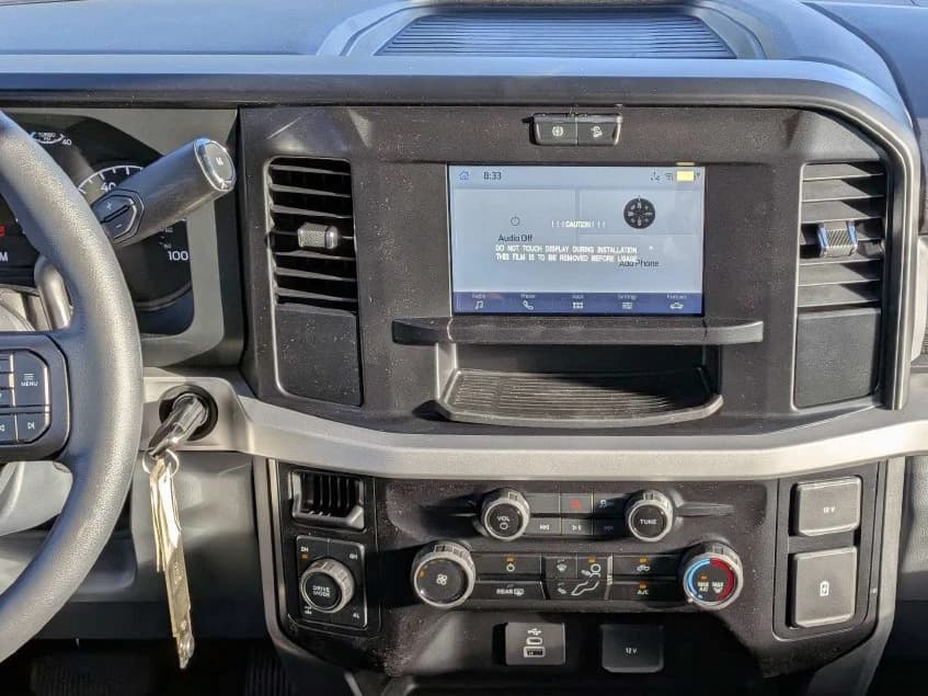 Ford Super Duty F-250 SRW XL 4WD Crew Cab 6.75' Box 2026 — side view