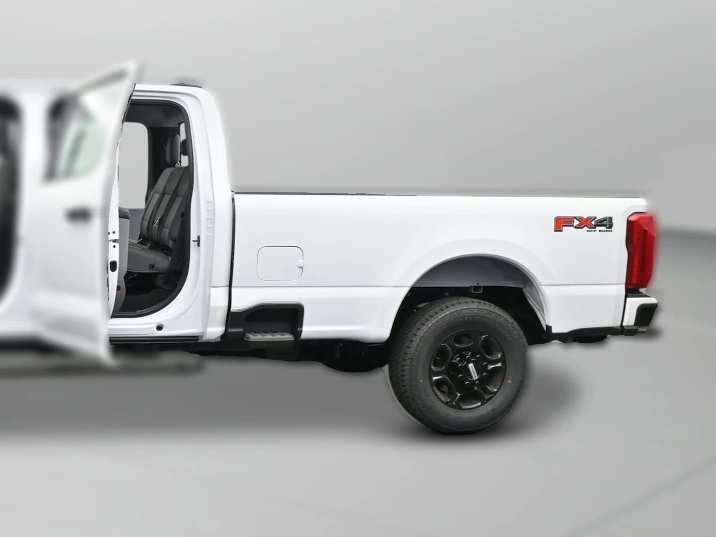 Ford Super Duty F-250 SRW XL 4WD Crew Cab 8' Box 2026 — side view