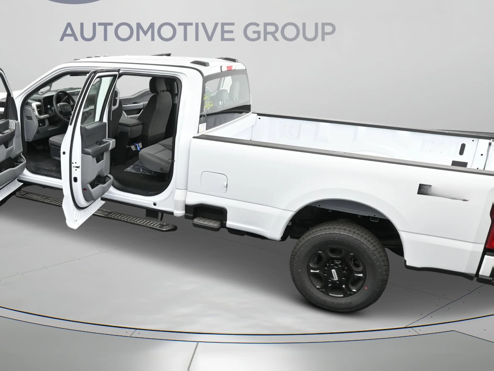 Ford Super Duty F-250 SRW XL 4WD Crew Cab 8' Box 2026 — side view