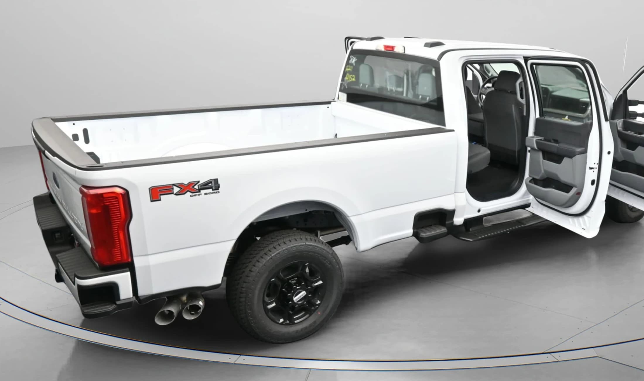Ford Super Duty F-250 SRW XL 4WD Crew Cab 8' Box 2026 — side view