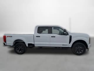 Ford Super Duty F-250 SRW XL 4WD Crew Cab 6.75' Box