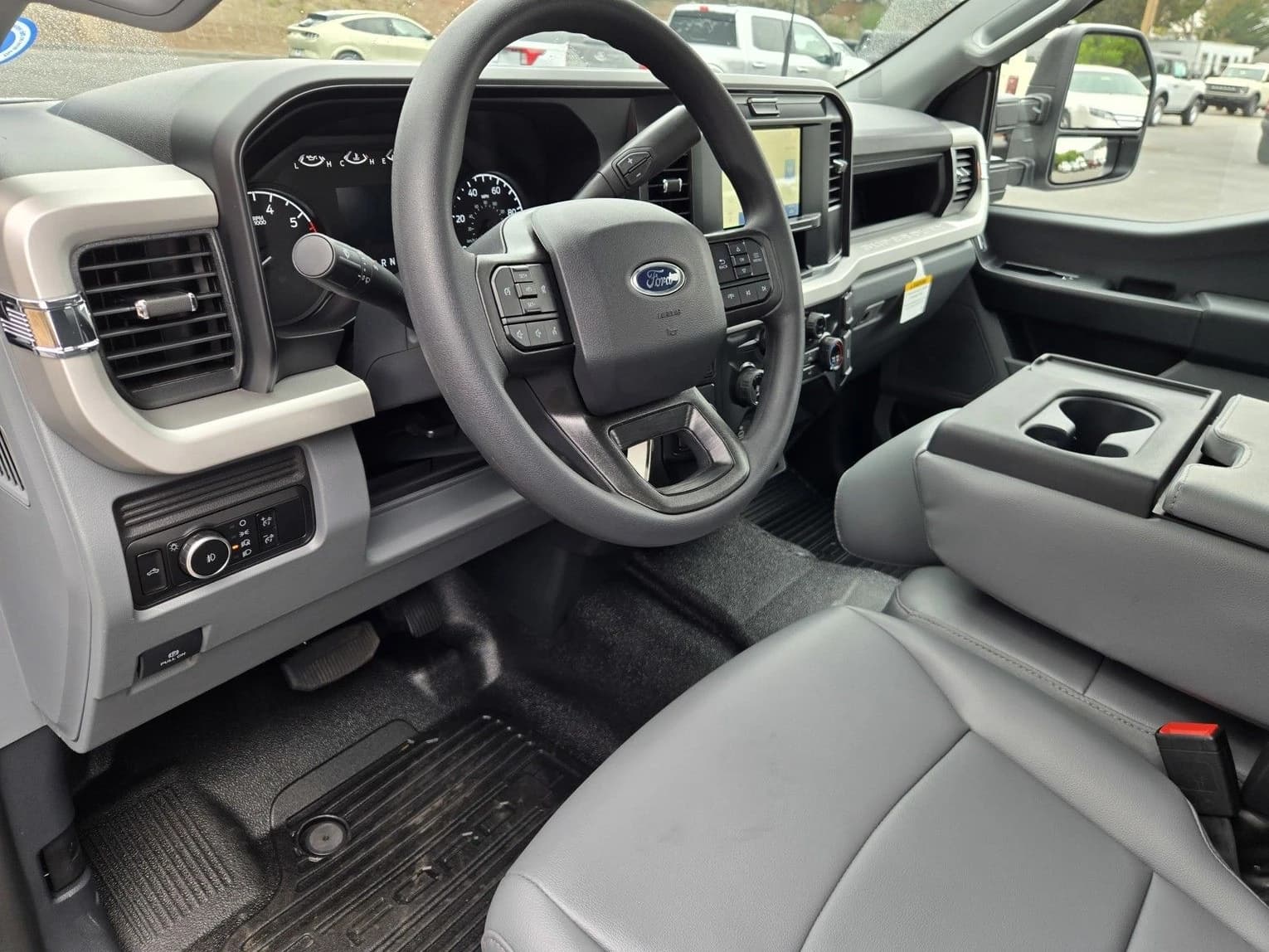 Ford Super Duty F-250 SRW XL 2WD SuperCab 6.75' Box 2026 — side view