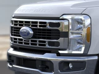 Ford Super Duty F-250 SRW XLT 4WD SuperCab 8' Box