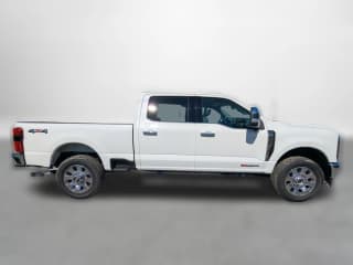 Ford Super Duty F-250 SRW LARIAT 4WD Crew Cab 6.75' Box