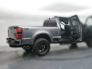 Ford Super Duty F-250 SRW LARIAT 4WD Crew Cab 6.75' Box