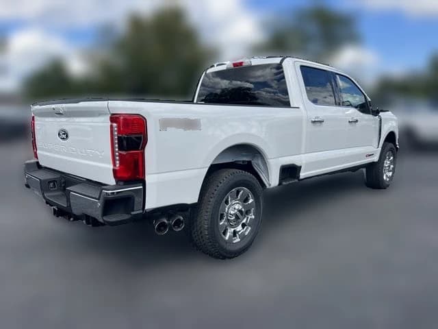Ford Super Duty F-250 SRW LARIAT 4WD Crew Cab 6.75' Box 2027 — side view