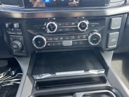 Ford Super Duty F-250 SRW LARIAT 4WD Crew Cab 6.75' Box 2027 — side view