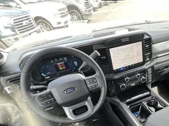 Ford Super Duty F-250 SRW LARIAT 4WD Crew Cab 6.75' Box 2027 — side view