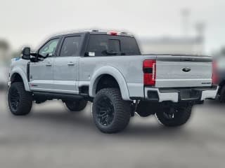 Ford Super Duty F-250 SRW LARIAT 4WD Crew Cab 6.75' Box