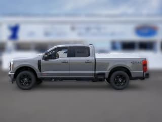 Ford Super Duty F-250 SRW LARIAT 4WD Crew Cab 6.75' Box
