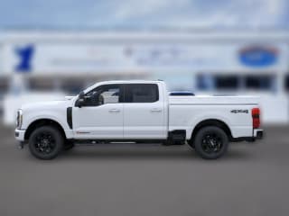 Ford Super Duty F-250 SRW LARIAT 4WD Crew Cab 6.75' Box