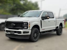 Ford Super Duty F-250 SRW LARIAT 4WD Crew Cab 6.75' Box 2026 — side view