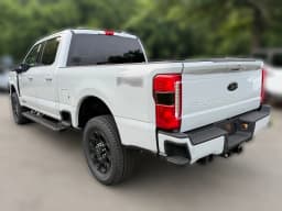 Ford Super Duty F-250 SRW LARIAT 4WD Crew Cab 6.75' Box 2026 — side view
