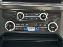 Ford Super Duty F-250 SRW LARIAT 4WD Crew Cab 6.75' Box 2026 — side view