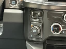 Ford Super Duty F-250 SRW LARIAT 4WD Crew Cab 6.75' Box 2026 — side view