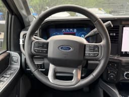 Ford Super Duty F-250 SRW LARIAT 4WD Crew Cab 6.75' Box 2026 — side view