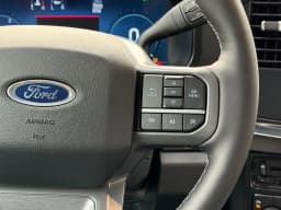 Ford Super Duty F-250 SRW LARIAT 4WD Crew Cab 6.75' Box 2026 — side view