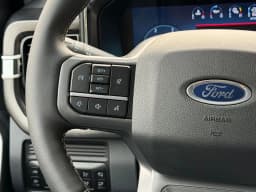 Ford Super Duty F-250 SRW LARIAT 4WD Crew Cab 6.75' Box 2026 — side view