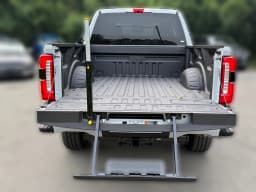 Ford Super Duty F-250 SRW LARIAT 4WD Crew Cab 6.75' Box 2026 — side view