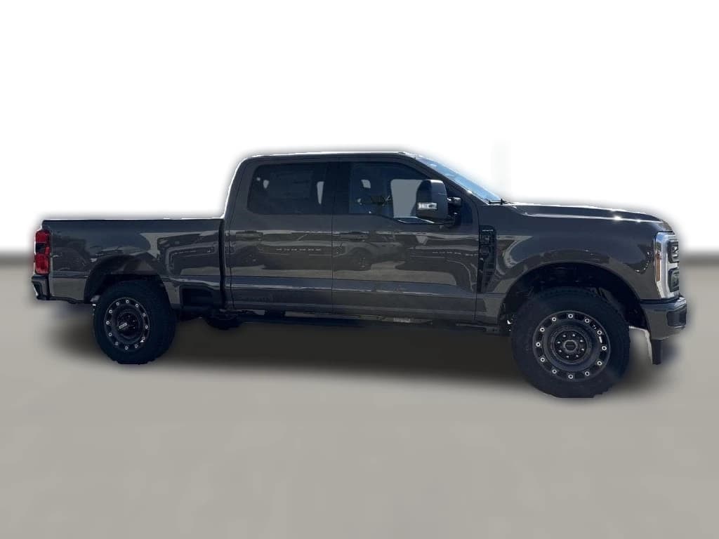 Ford Super Duty F-250 SRW XLT 4WD Crew Cab 6.75' Box 2027 — side view