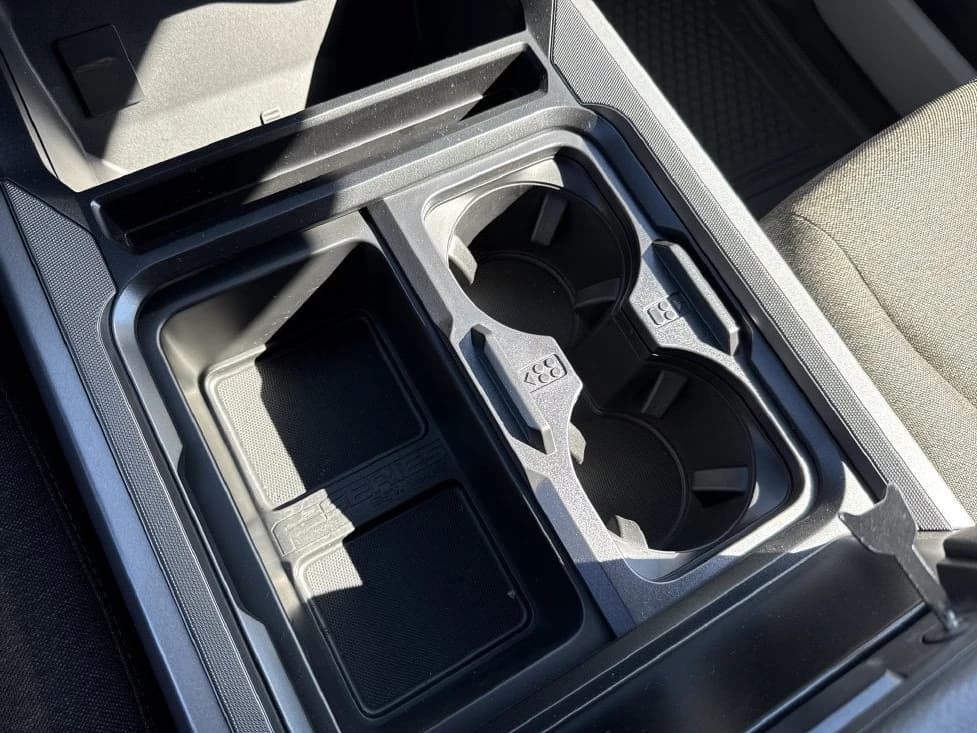 Ford Super Duty F-250 SRW XLT 4WD Crew Cab 6.75' Box 2027 — side view
