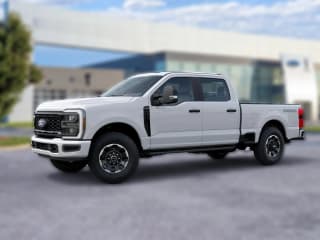 Ford Super Duty F-250 SRW XL 4WD Crew Cab 6.75' Box
