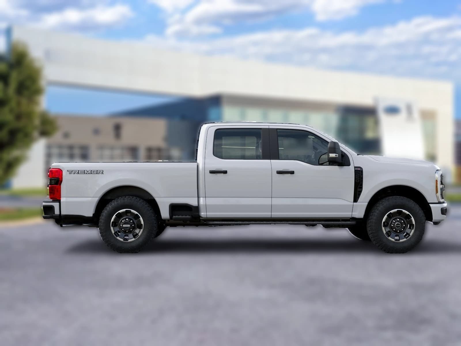 Ford Super Duty F-250 SRW XL 4WD Crew Cab 6.75' Box 2027 — side view