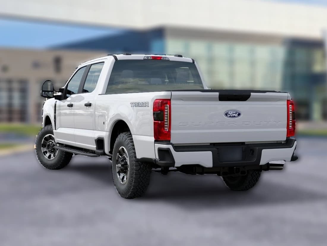 Ford Super Duty F-250 SRW XL 4WD Crew Cab 6.75' Box 2027 — side view
