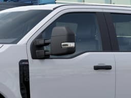 Ford Super Duty F-250 SRW XL 4WD Crew Cab 6.75' Box 2027 — side view