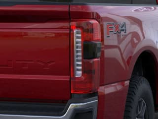 Ford Super Duty F-250 SRW LARIAT 4WD Crew Cab 6.75' Box