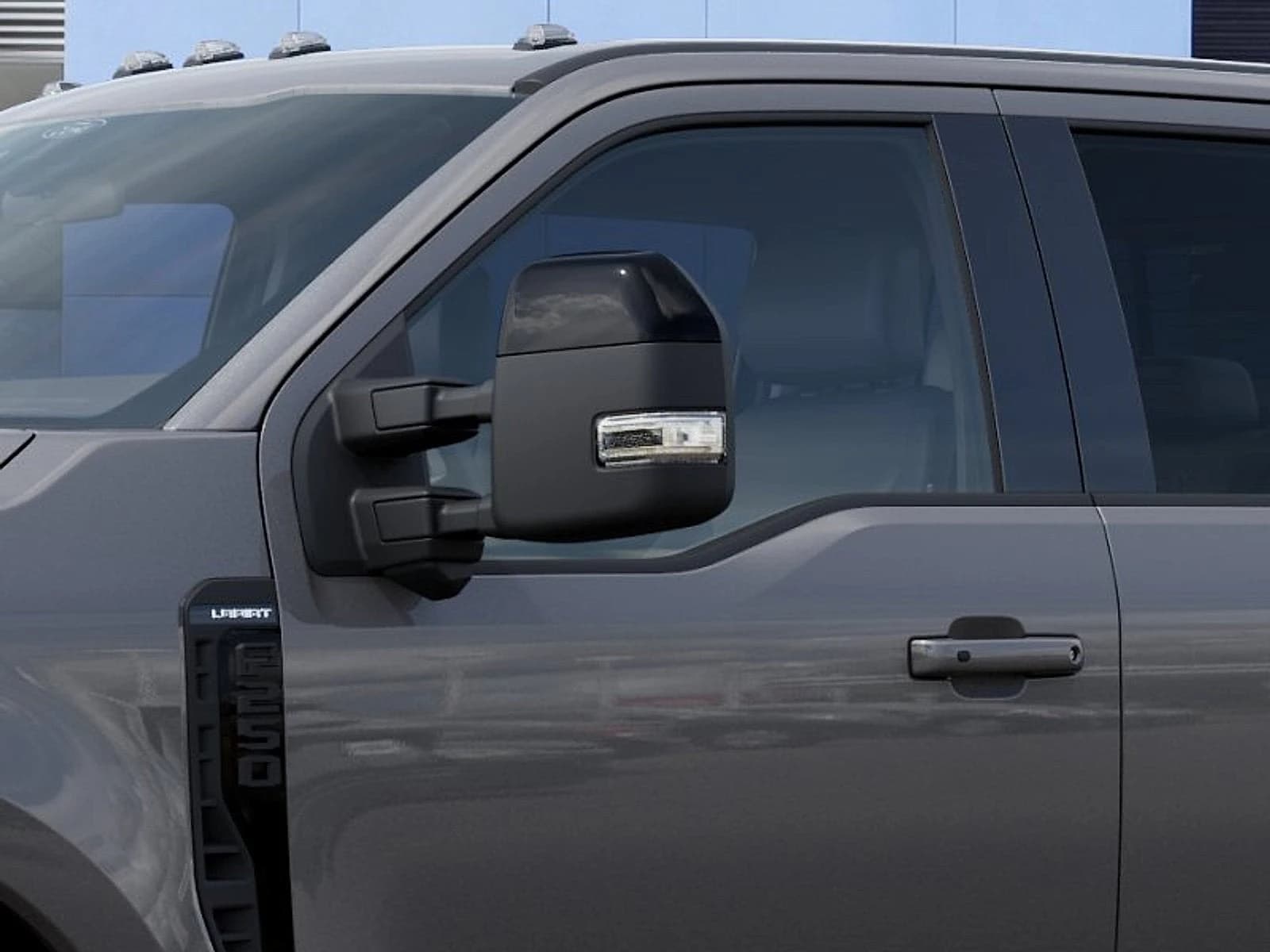 Ford Super Duty F-250 SRW LARIAT 4WD Crew Cab 6.75' Box 2027 — side view