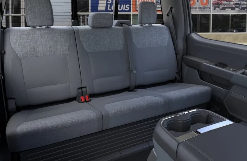 Ford Super Duty F-250 SRW XLT 4WD Crew Cab 6.75' Box 2026 — side view
