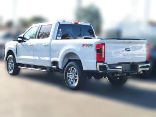 Ford Super Duty F-250 SRW LARIAT 4WD Crew Cab 6.75' Box