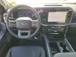 Ford Super Duty F-250 SRW LARIAT 4WD Crew Cab 6.75' Box 2026 — side view