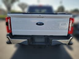 Ford Super Duty F-250 SRW LARIAT 4WD Crew Cab 6.75' Box 2026 — side view