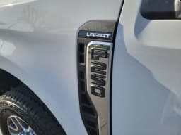 Ford Super Duty F-250 SRW LARIAT 4WD Crew Cab 6.75' Box 2026 — side view